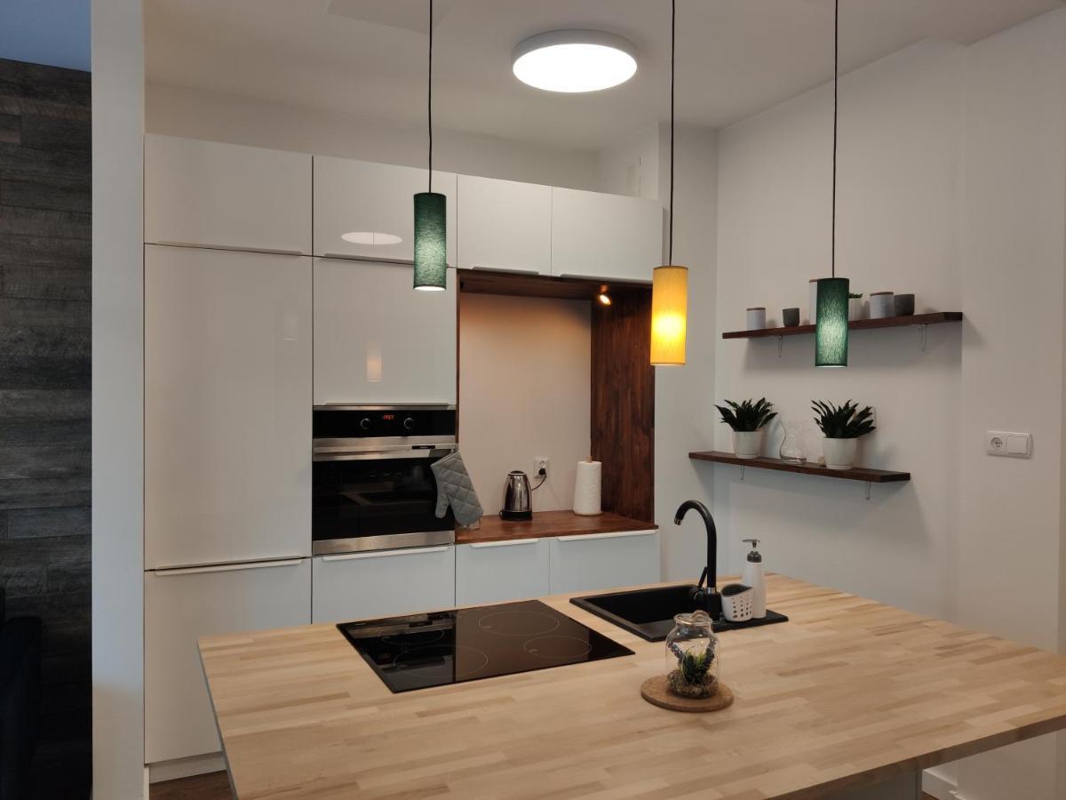 Apartament Milionova Daire Łódź Dış mekan fotoğraf